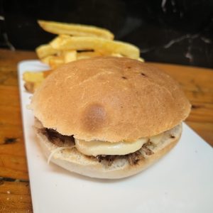 Sandwich Mecha Luco + Papa + Bebida 325 ml