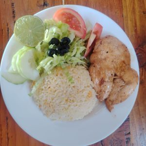 Pollo a la plancha + agregado y entrada
